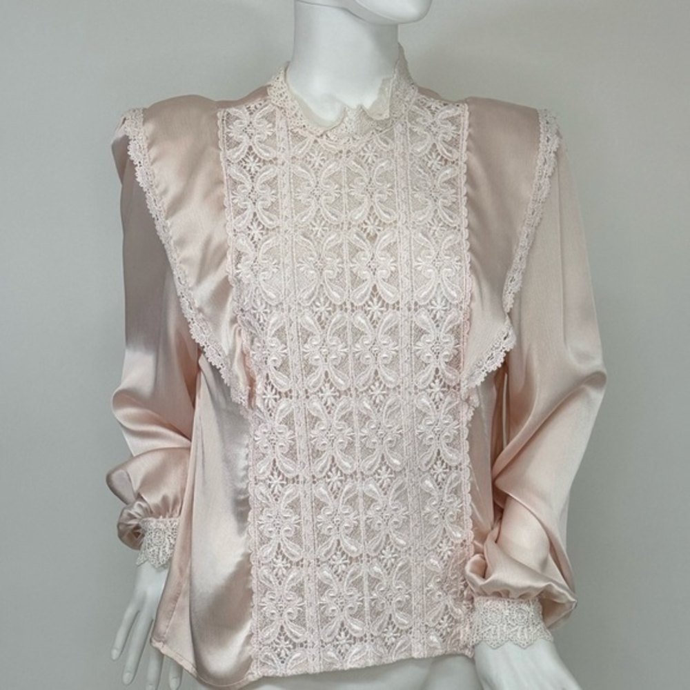 Vintage San‎ Andre Baby Pink Satin & Lace Button Down Blouse